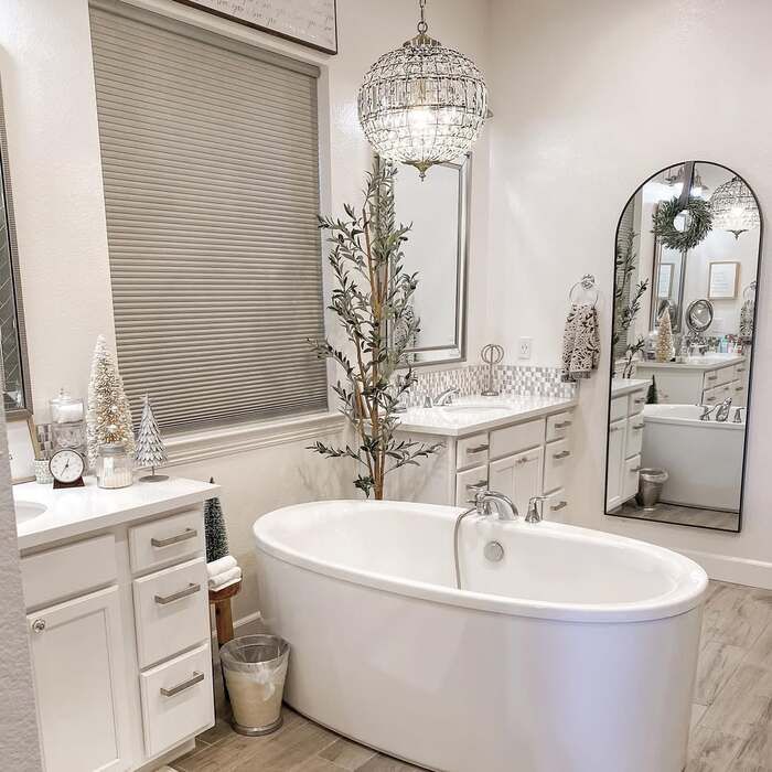 10 Elegant Neutral Christmas Bathroom Decor You’ll Adore 3 image 710