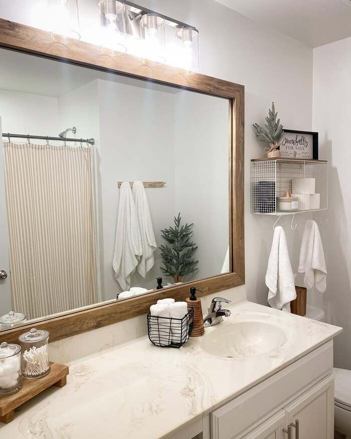 10 Elegant Neutral Christmas Bathroom Decor You’ll Adore 7 image 714