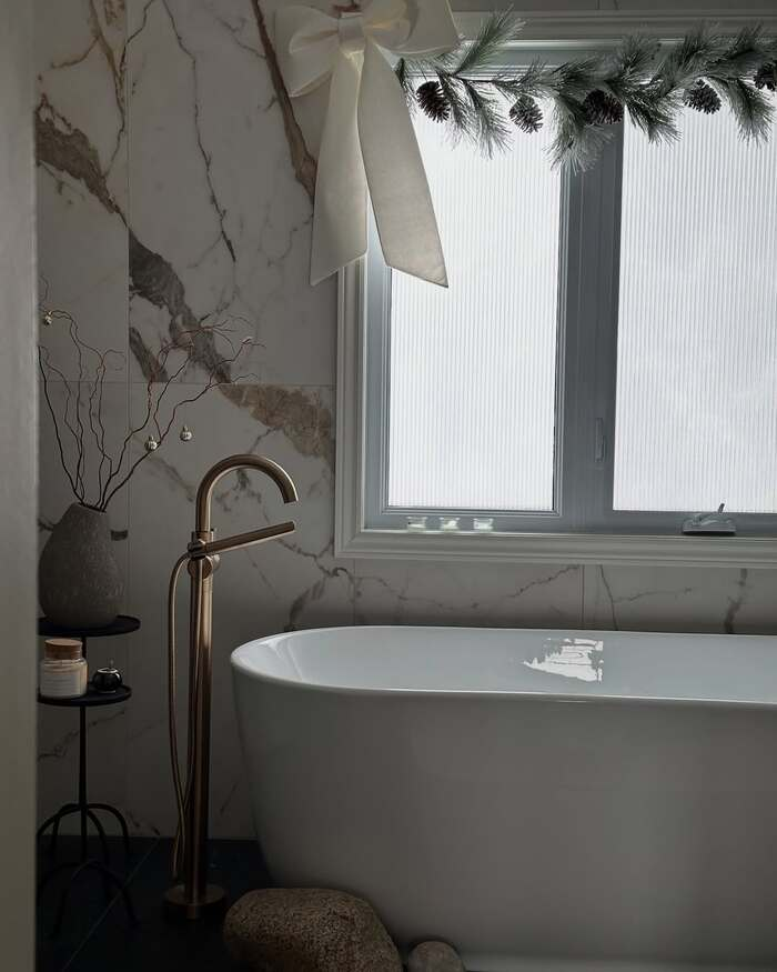 10 Best Rustic Christmas Bathroom Decor for a Warm Winter Look 3 image 788