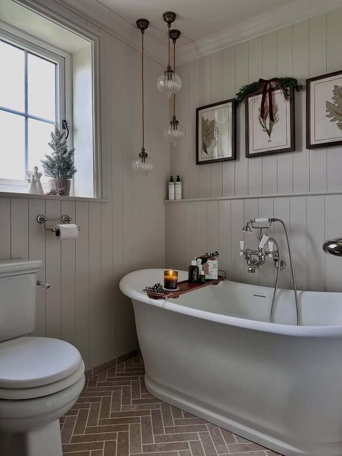 10 Best Rustic Christmas Bathroom Decor for a Warm Winter Look 5 image 790