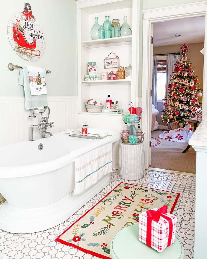 12 Cozy and Cute Christmas Bathroom Rugs You’ll Love 10 image 23