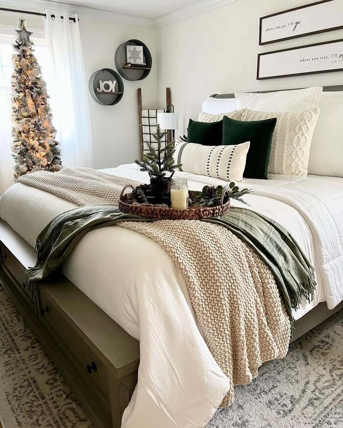 16 White Christmas Bedroom Decor That Feels Pure Magic 2 image 27