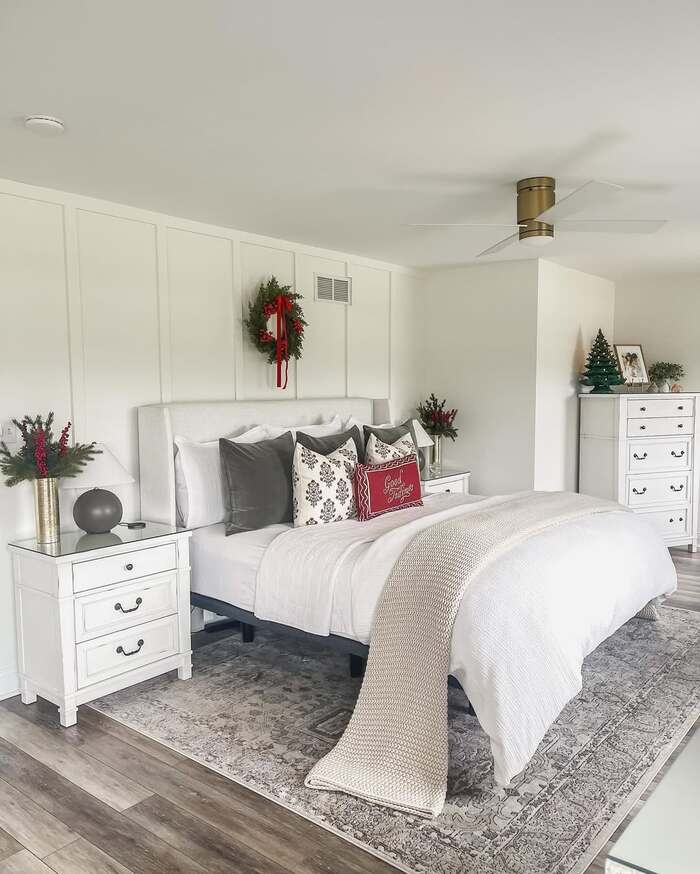 16 White Christmas Bedroom Decor That Feels Pure Magic 10 image 35