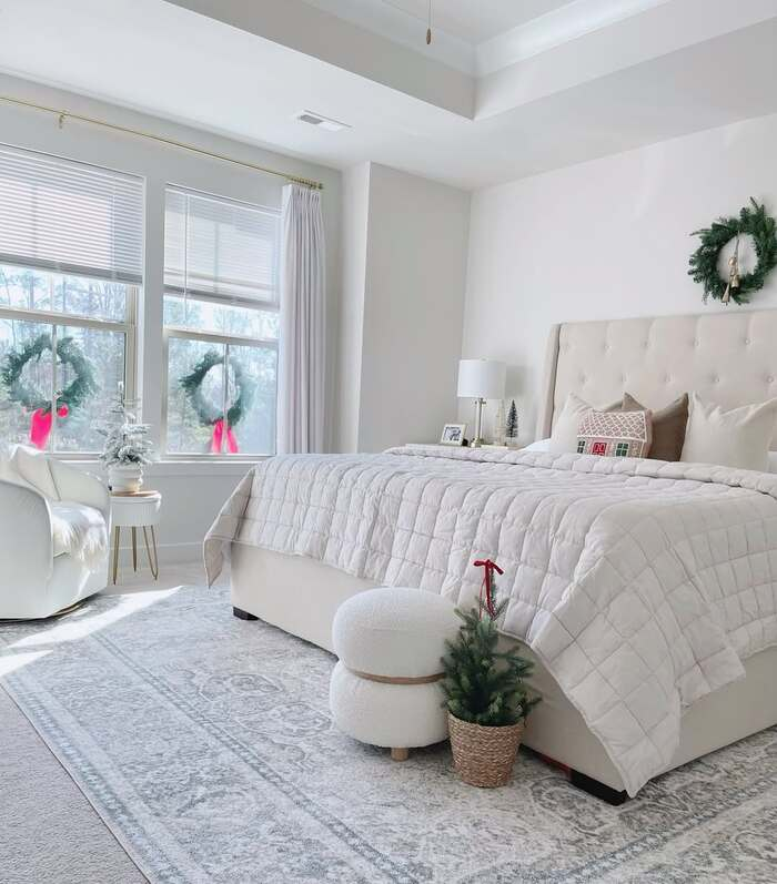 16 White Christmas Bedroom Decor That Feels Pure Magic 11 image 36