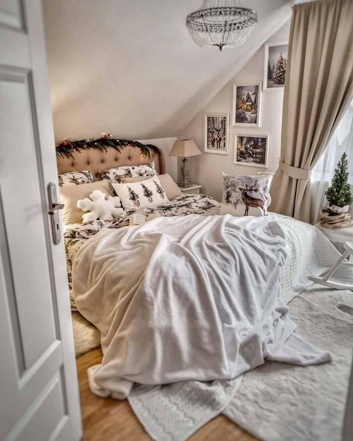 16 White Christmas Bedroom Decor That Feels Pure Magic 12 image 37