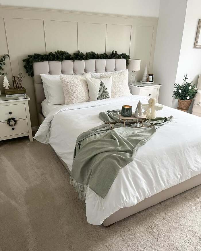 16 White Christmas Bedroom Decor That Feels Pure Magic 16 image 41