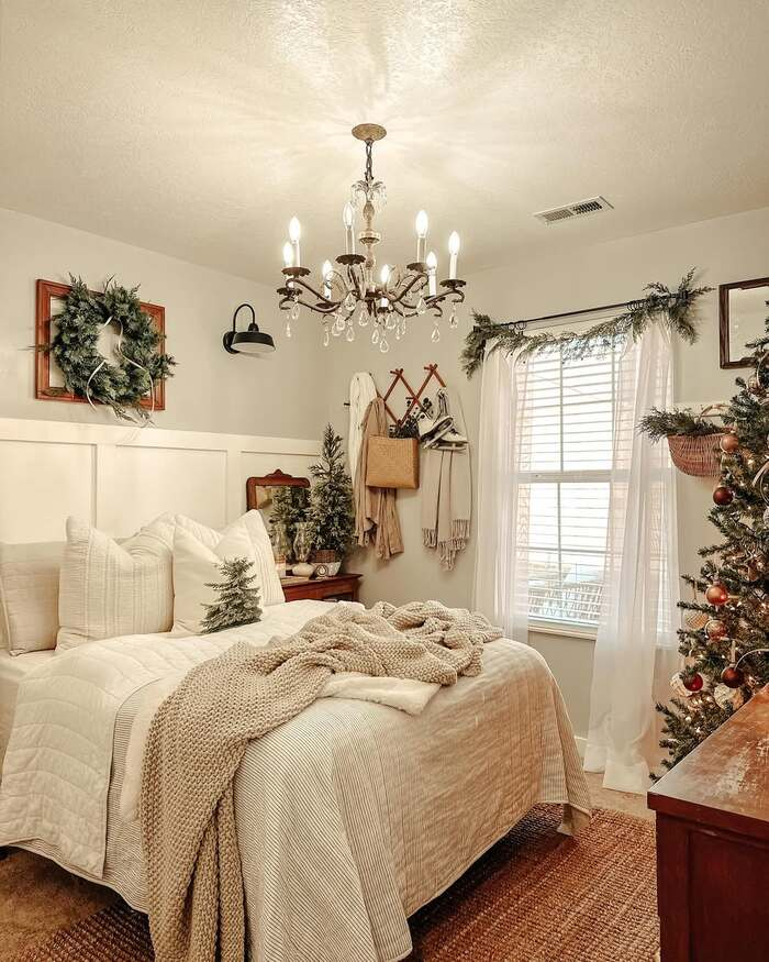 16 White Christmas Bedroom Decor That Feels Pure Magic 17 image 42